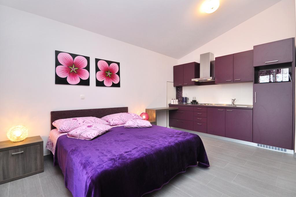 Apartments Zizic Kaštela Rom bilde