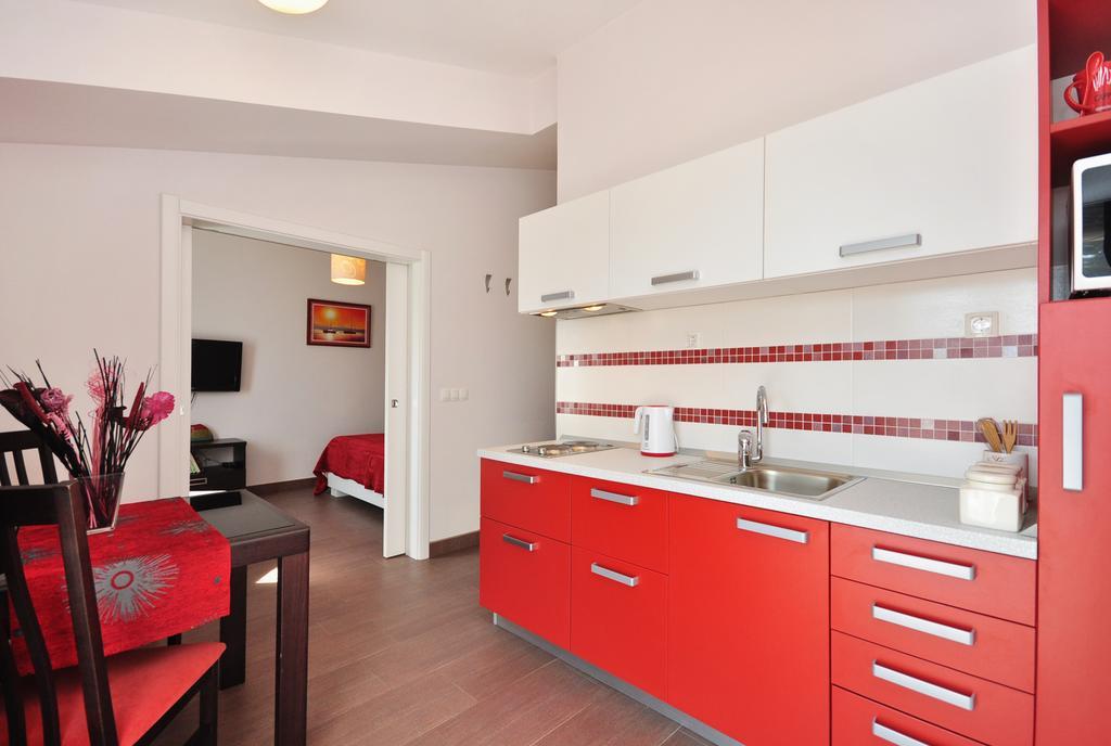 Apartments Zizic Kaštela Rom bilde